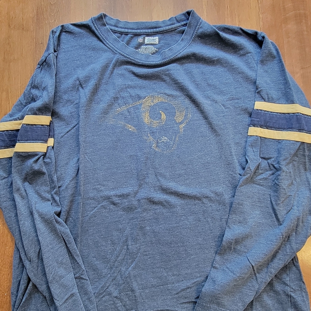 Vintage St. Louis Rams NFL men's long sleeve t-shirt blue distressed